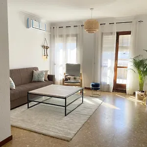 Selva La Bella. En El Corazon De Triana Apartament